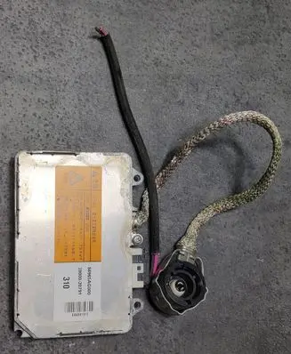 Subaru Outback Headlight ballast module Xenon 84965AG000 3900020791