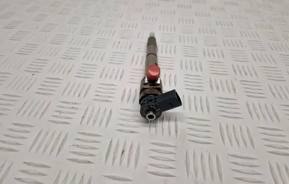 Audi A4 Allroad B9 Fuel injector 04L130227AE 0445110471 7802
