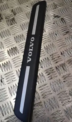 Volvo V50 Side skirt front trim 08622671
