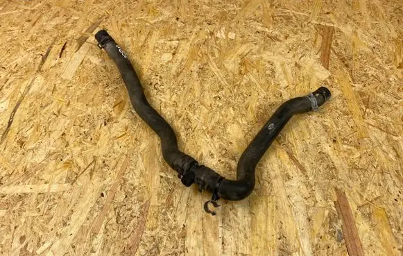Land Rover Range Rover Sport L494 Engine coolant pipe/hose FPLA8N074AA