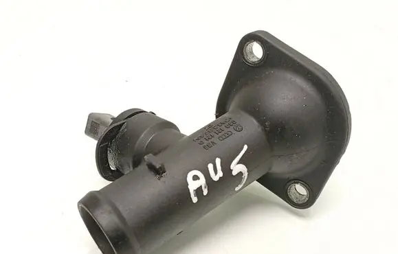 Engine coolant pipe/hose