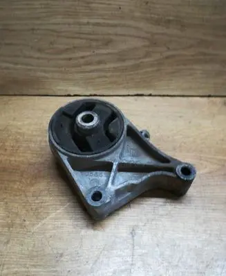 Opel Vectra C Engine mount bracket V05661