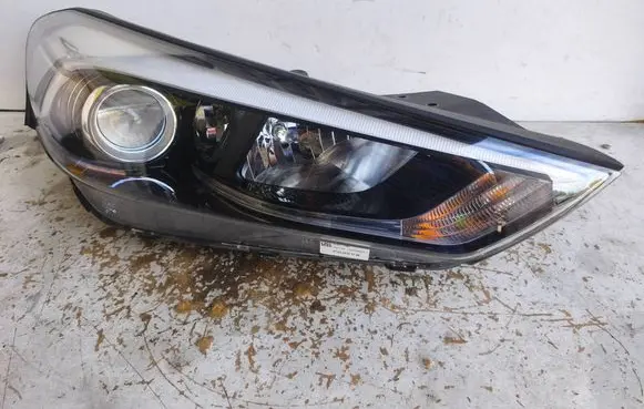 Hyundai Tucson TL Headlight/headlamp 92102D7100 D7921110B0 1903071986SL01