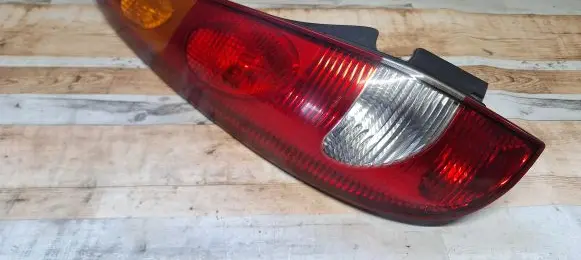 Nissan Almera Tino Rear/tail lights