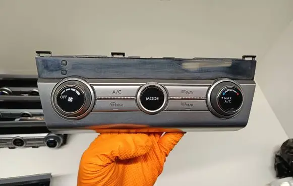 Subaru Legacy Climate control unit 72311AL20A