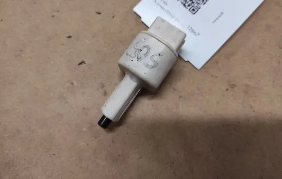 Toyota Avensis T250 Brake pedal sensor switch 2701U5D