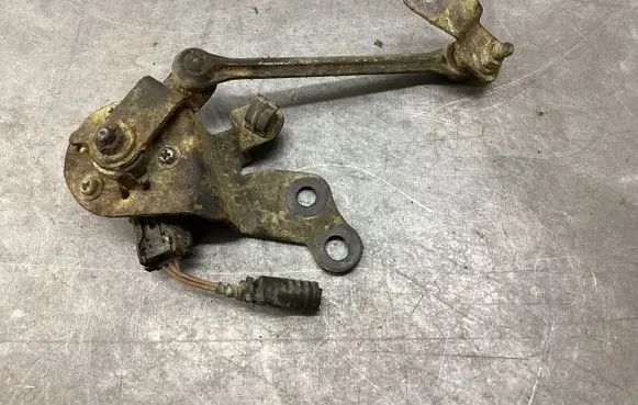 Headlight/headlamp level sensor