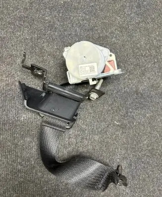 Ford Mustang VI Rear seatbelt FR3B6661B68AG S2098302