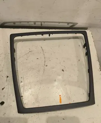 Volvo V70 Radio/GPS head unit trim 30672110