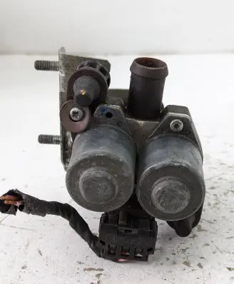 Mercedes-Benz CLK A208 C208 Coolant heater control valve 4950000005