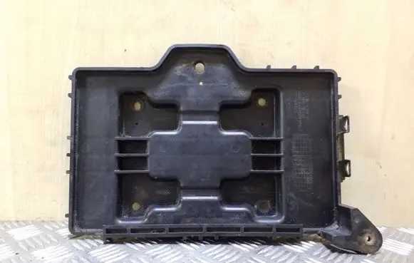 Hyundai Santa Fe Battery tray 371502B100