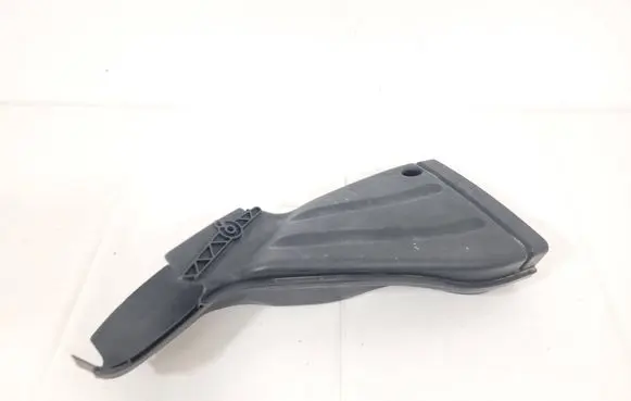 Audi A4 S4 B7 8E 8H Air intake duct part 8E0129618H PA6GF300