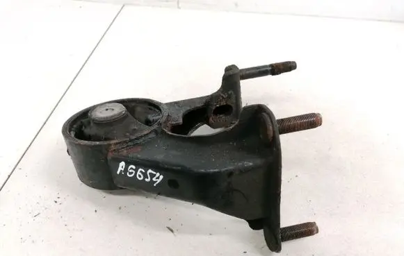 Toyota Avensis T250 Engine mount bracket