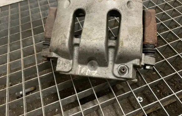 Ford Mustang VI Front brake caliper 7R332B119