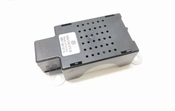 Volkswagen Golf Plus Aerial antenna amplifier 5M0035570B