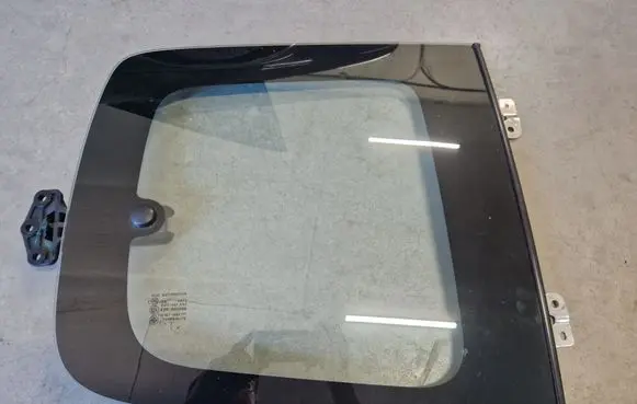 Isuzu D-Max Rear door window glass