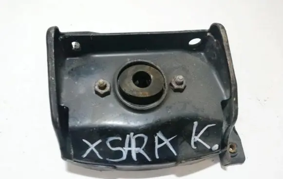 Citroen Xsara Engine mount bracket
