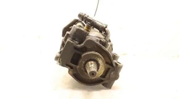 Renault Megane III Fuel injection high pressure pump R9042A070C