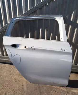 Opel Astra K Rear door