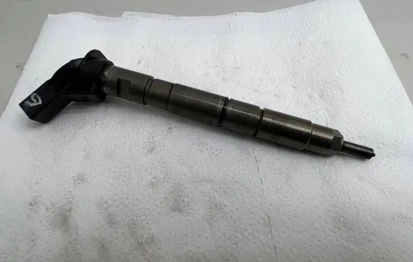 Audi A6 S6 C6 4F Fuel injector 059130277BD 0445115079 08040405097