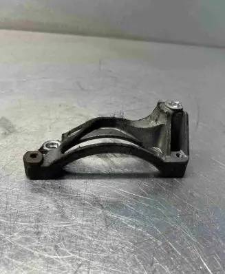 Volkswagen Transporter - Caravelle T5 A/C compressor mount bracket ---