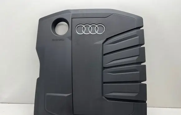 Audi A5 Engine cover (trim) 05L10325D