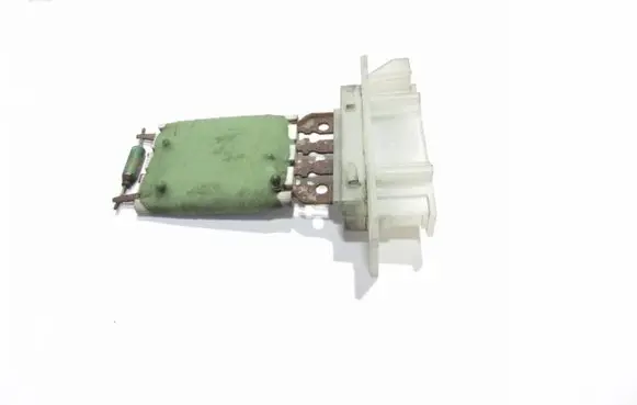 Volkswagen PASSAT B6 Heater blower fan relay VALEO