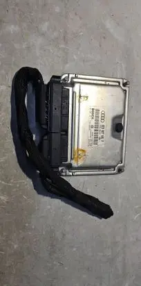 Audi A6 S6 C6 4F Engine control unit/module 8E0907401P