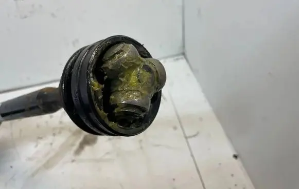 Mitsubishi Eclipse Cross Rear driveshaft
