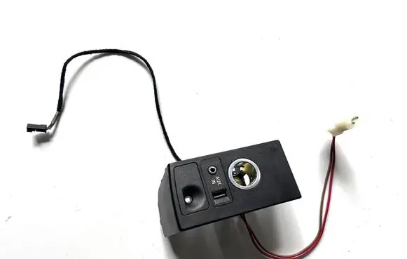 BMW 7 F01 F02 F03 F04 USB socket connector 84109237654 9237654