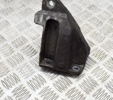 BMW 1 F20 F21 Engine mounting bracket 6788608