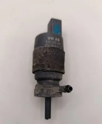 Audi A6 S6 C6 4F Windscreen/windshield washer pump 1J5955651