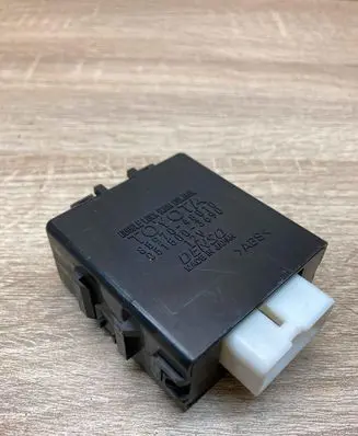 Lexus RX 300 Door control unit/module 8597048010 0515003690