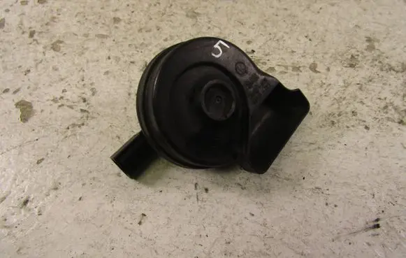 Skoda Octavia Mk3 (5E) Horn signal 5Q0951221A