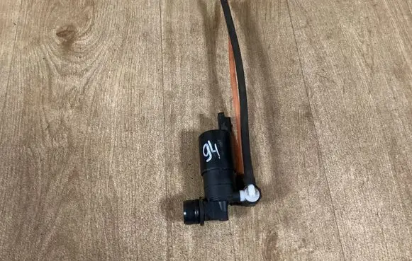 Peugeot 307 CC Windscreen/windshield washer pump 11148700001