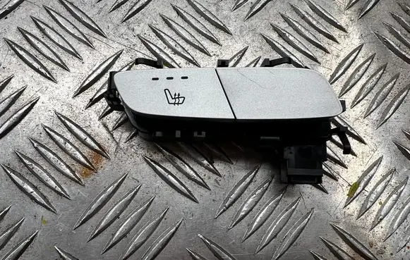 Mercedes-Benz GLC X253 C253 Seat heating switch A2139057302 13228180