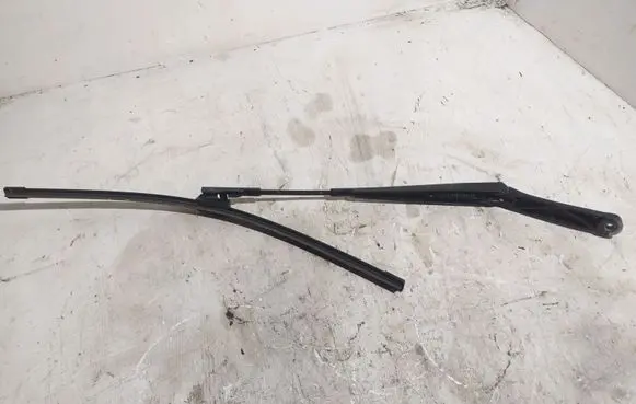 Skoda Octavia Mk2 (1Z) Front wiper blade arm