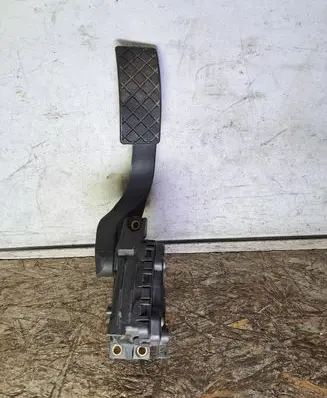 Volkswagen PASSAT B5 Accelerator throttle pedal 8D1723523 6PV007770 6PV00777006