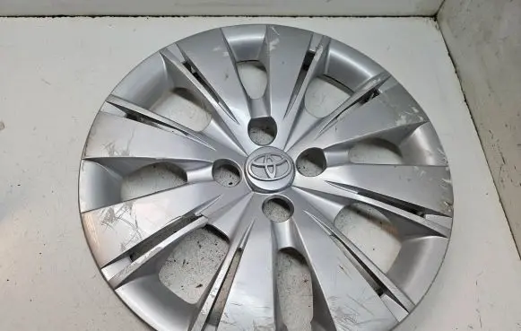 Toyota Yaris R13 wheel hub/cap/trim 426020D210