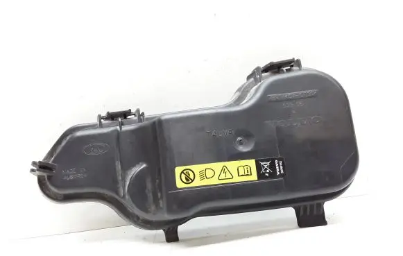 Volvo V70 Headlight/headlamp dust cover