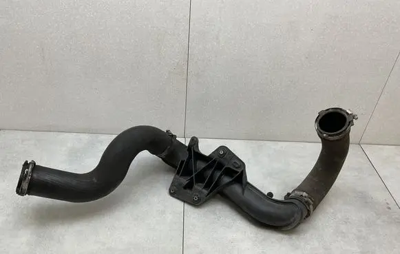 Intercooler hose/pipe