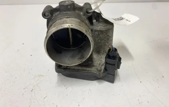 Audi A3 S3 A3 Sportback 8P Throttle valve 06F133062G