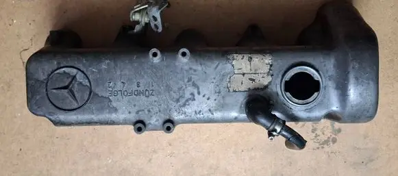 Mercedes-Benz W123 Rocker cam cover R6160161105 6160161105