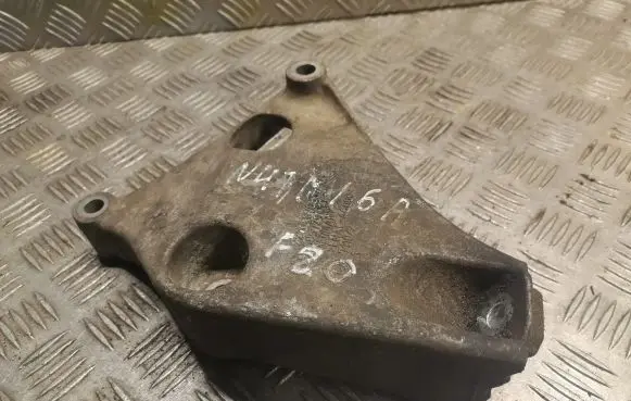 BMW 1 F20 F21 Engine mounting bracket 6788611