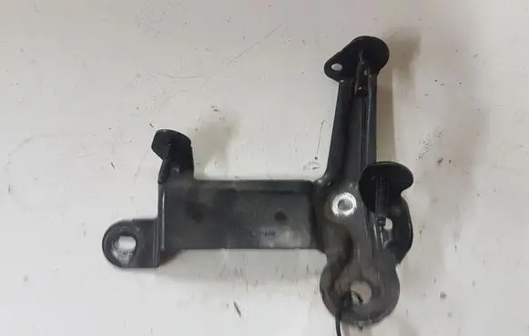 Volvo XC60 ABS pump bracket 6G9N2B389
