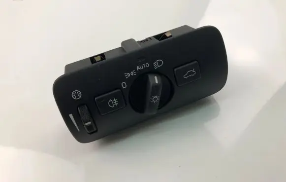 Volvo V40 Light switch 30739424