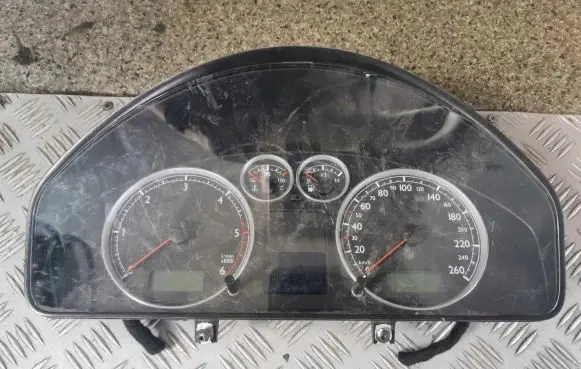 Volkswagen Sharan Speedometer (instrument cluster) 7M3920820H