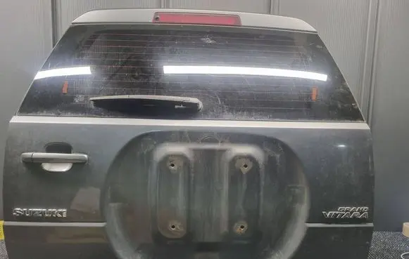 Suzuki Grand Vitara II Tailgate/trunk/boot lid V77ARA