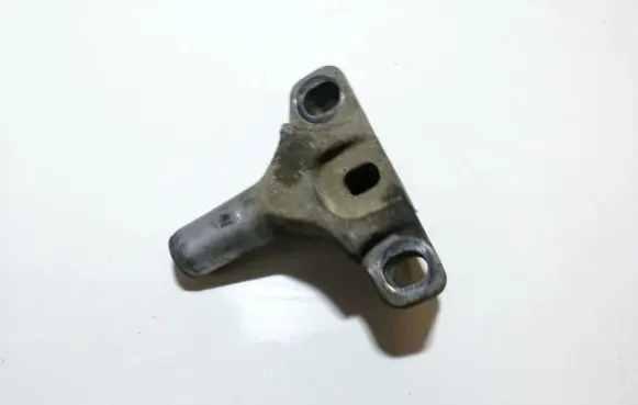 Volkswagen Golf IV Engine mounting bracket hl313m14
