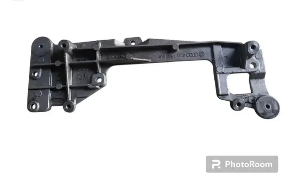Engine mounting bracket